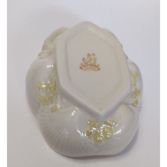 Vintage Belleek Scallop Shell Condiment Dish 5" x 4 1/4" 1980-1993 - Picture 12 of 12